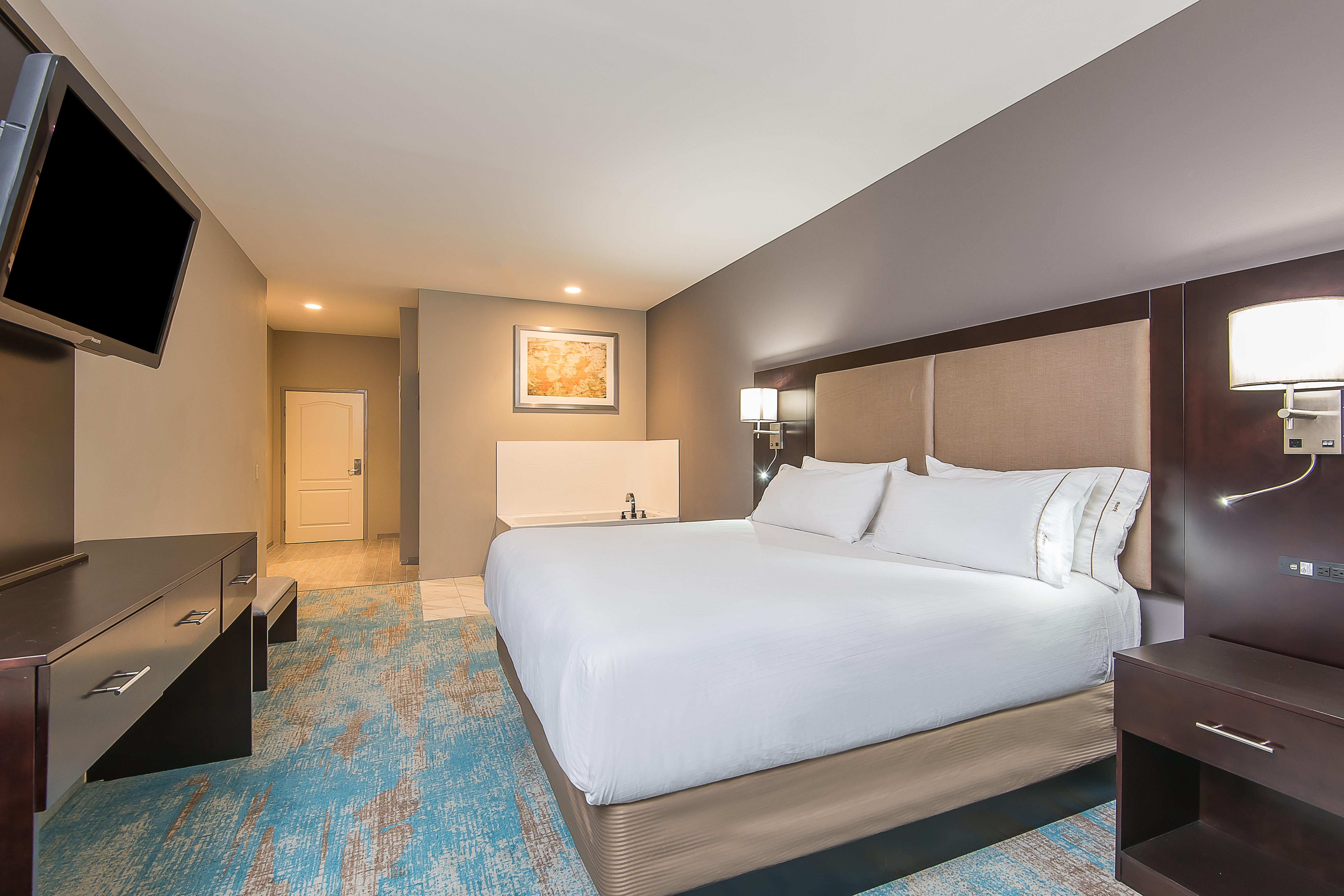 Express & Norwood, An Ihg Hotel