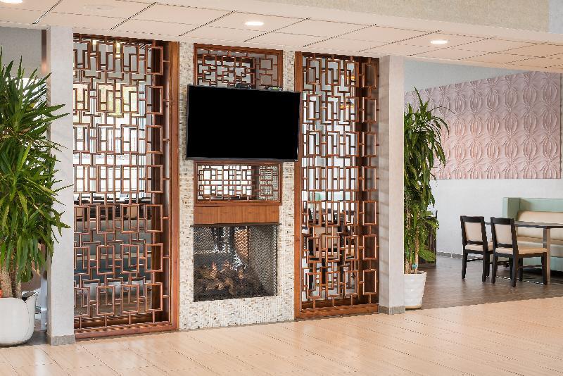 Express & Norwood, An Ihg Hotel 2*